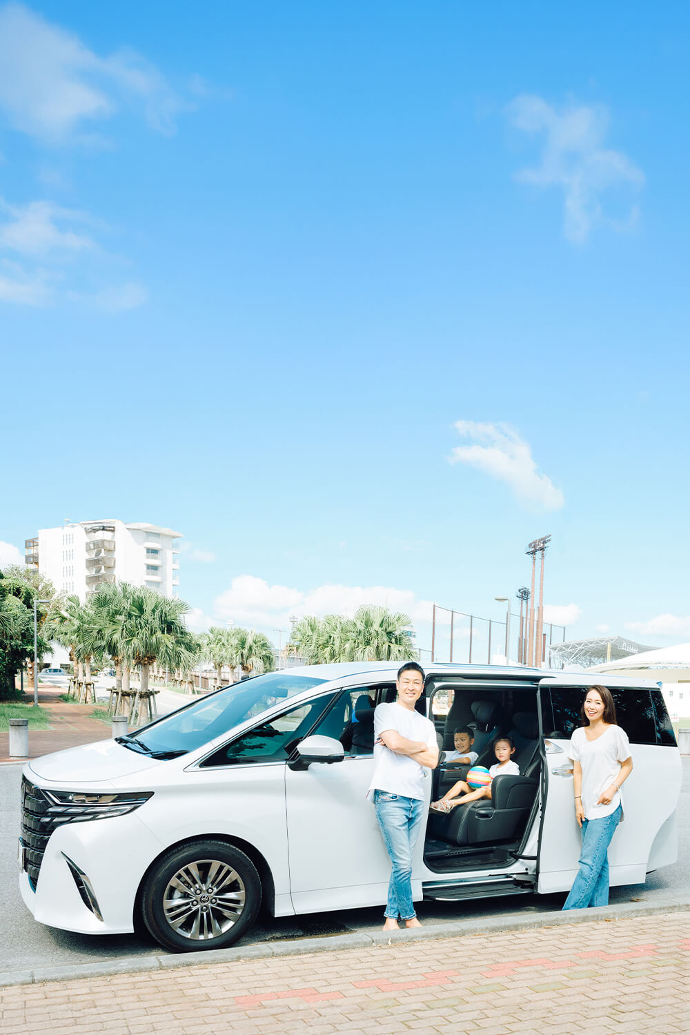 家族みんなの笑顔があふれるアルファードでの沖縄の旅｜沖縄のアルファード専門レンタカー