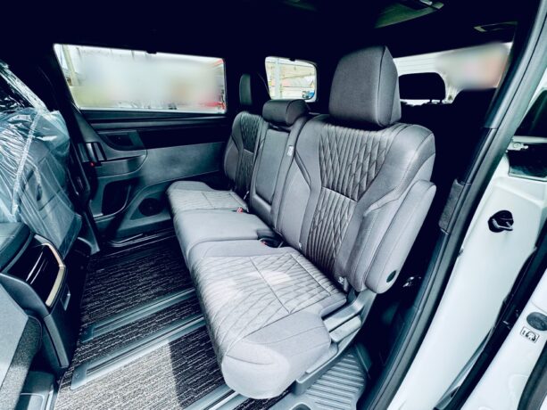 【新型】TOYOTA ALPHARD (アルファード)40系 X（ハイブリッド） 3