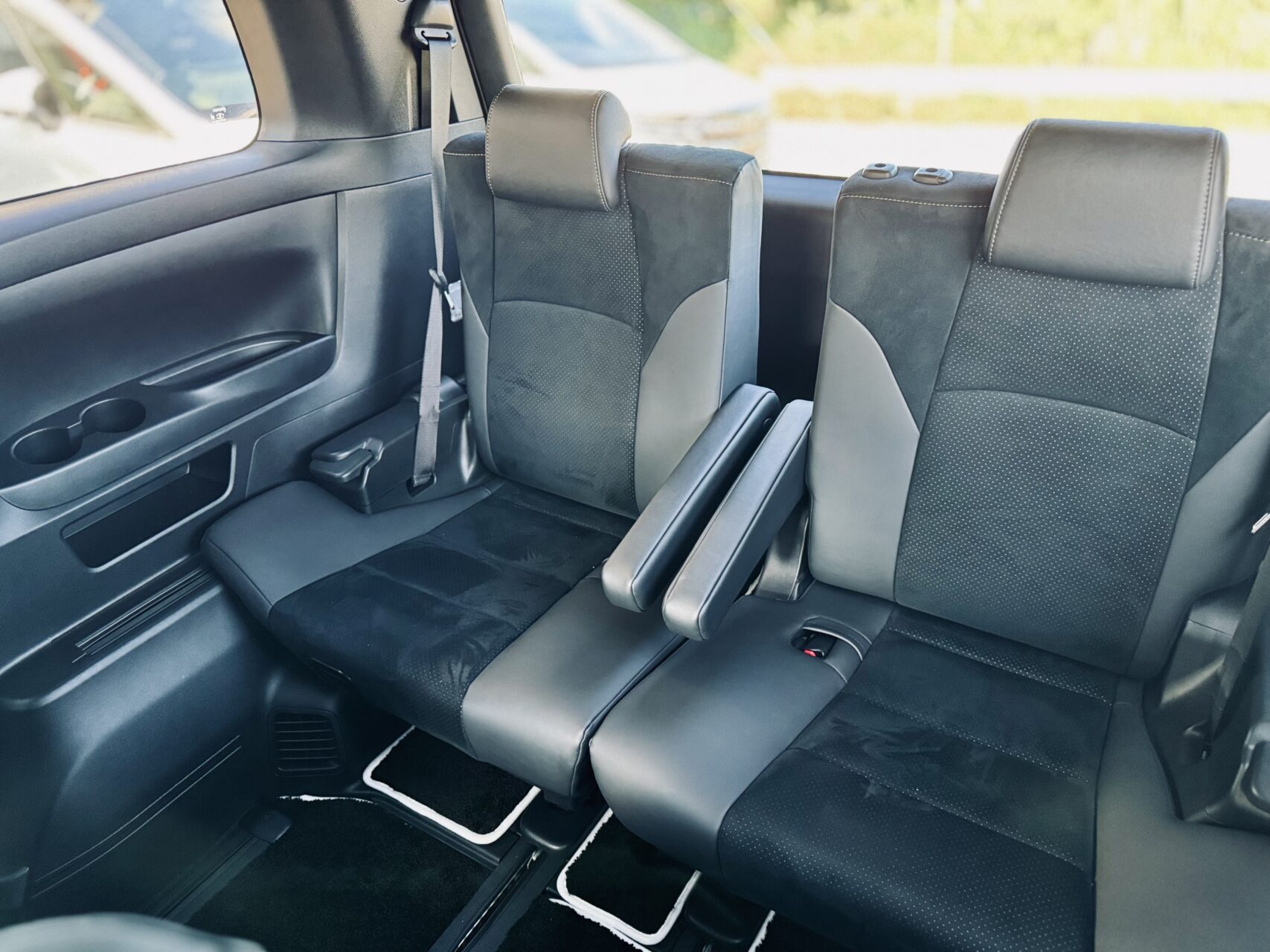 30系 TOYOTA ALPHARD (アルファード) 2.5 S タイプゴールド 5