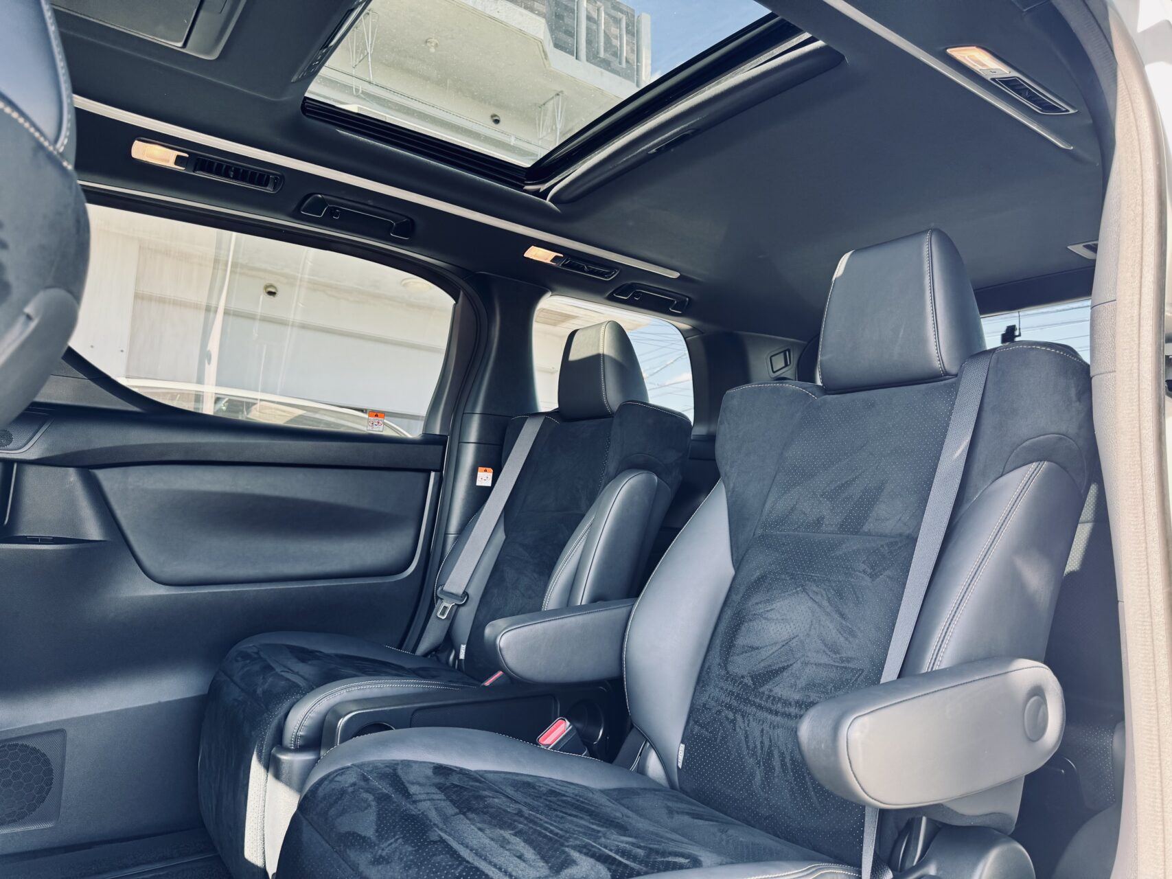 30系 TOYOTA ALPHARD (アルファード) 2.5 S タイプゴールド 4