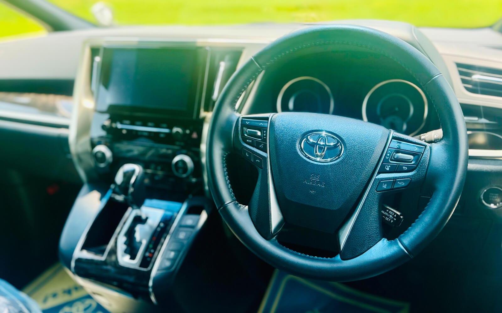 TOYOTA ALPHARD (アルファード)30系 2.5 S タイプゴールド 3